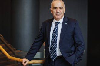 disidentul rus garry kasparov despre alegerea lui nicusor dan romanii sunt in general pro europeni si satui de vechea garda 6837288086008