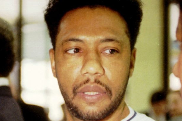 donald trump a comutat pedeapsa fostului sef al bandei gangster disciples din chicago cazul larry hoover 683863f60288d
