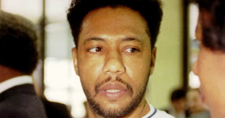 donald trump a comutat pedeapsa fostului sef al bandei gangster disciples din chicago cazul larry hoover 683863f60288d