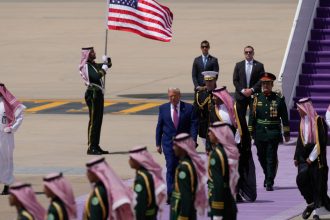 donald trump primit cu onoruri regale in arabia saudita prima vizita externa majora din noul mandat 682306969699e