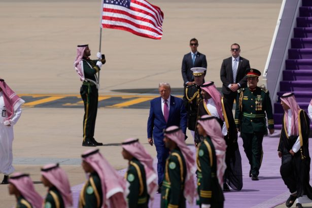 donald trump primit cu onoruri regale in arabia saudita prima vizita externa majora din noul mandat 682306969699e