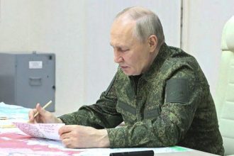 elicopterul lui putin ar fi fost prins intr un atac cu drone ucrainene in timpul vizitei sale la kursk potrivit unui comandant rus 6833297349d04