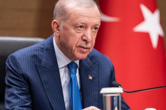 erdogan cere rusiei si ucrainei sa continue negocierile privind pacea sa nu inchida usa 68384d78ec9d3