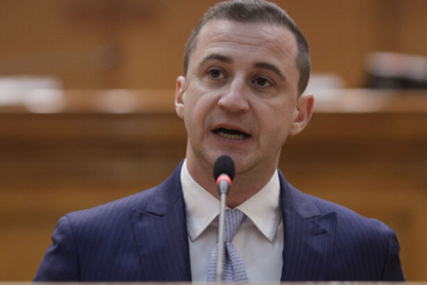 exclusiv alfred simonis presedintele a castigat detasat are legitimitate sa puna premierul va fi o chestiune greu digerabila in psd 6839edb6ea211