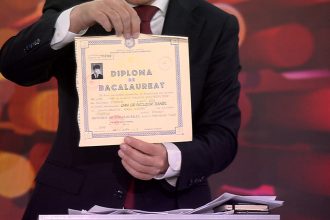 exclusiv nicusor dan si a prezentat diploma de bacalaureat dupa aparitia unui fals pe retelele sociale circula un fake news grosolan 682245763c63b