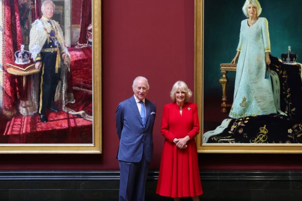 foto charles si camilla au publicat noi portrete oficiale pentru a doua aniversare a incoronarii lor 681afdf0501f7
