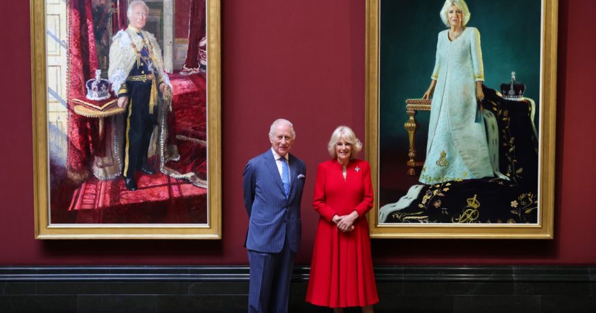 foto charles si camilla au publicat noi portrete oficiale pentru a doua aniversare a incoronarii lor 681afdf0501f7