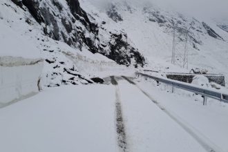 foto ninsori pe transfagarasan s a depus un nou strat de zapada drdp brasov anunta cand ar putea fi deschis drumul circulatiei 681df460652df