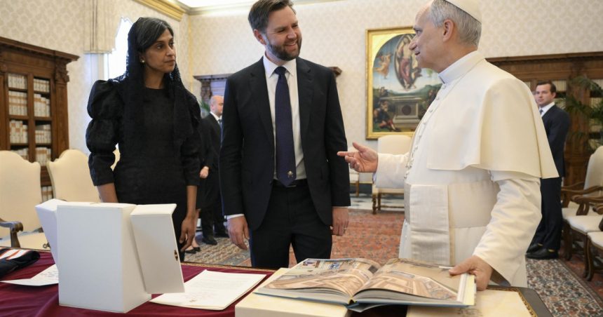 foto papa leon al xiv lea l a primit in audienta pe vicepresedintele american jd vance despre ce au discutat cei doi 682b1c1e60b09