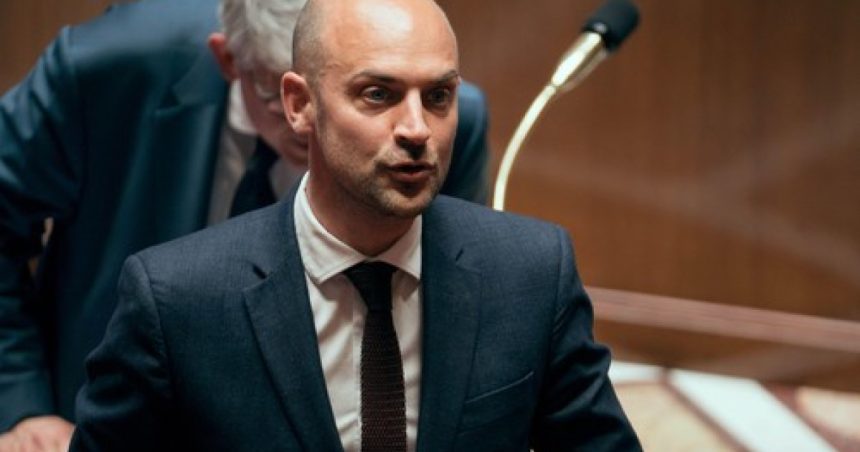 franta anunta ca relatia cu algeria e blocata si va expulza diplomati ca raspuns la o decizie nejustificata si nejustificabila 682485cbb03f9