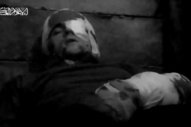 hamas a difuzat un videoclip in care apare un ostatic israelian ranit detinut in fasia gaza 681661e2803f0