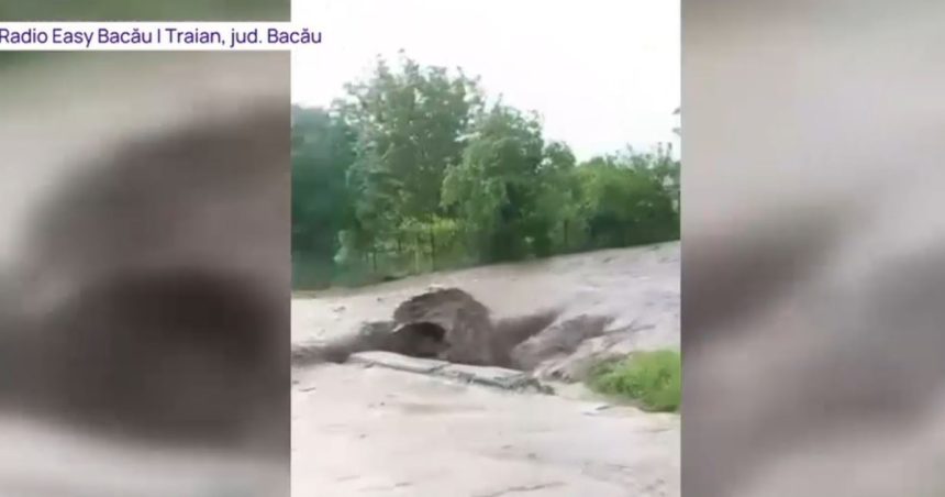 imaginile dezastrului provocat de ploile torentiale cu grindina case masini drumuri si fantani au fost afectate de apele involburate 6833042db6a55