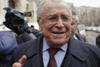 ion iliescu i a scris lui nicusor dan victoria dvs exprima o aspiratie profunda a cetatenilor pentru o conducere onesta 682b33a411763