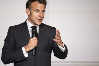 macron furios dupa scurgerile de informatii privind fratia musulmana vizat a fost ministrul de interne posibil contracandidat al sau 6830346c30db5