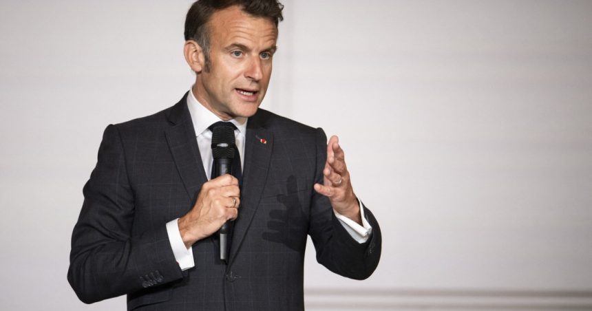 macron furios dupa scurgerile de informatii privind fratia musulmana vizat a fost ministrul de interne posibil contracandidat al sau 6830346c30db5