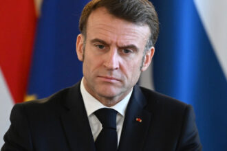macron pune presiune pe trump privind noi sanctiuni care sa vizeze rusia un test al credibilitatii americanilor 683990ea54a59