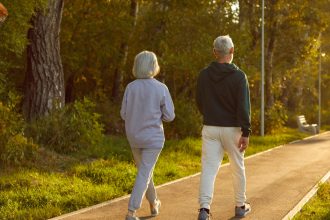 mersul pe jos ar putea fi cheia prevenirii a 13 tipuri de cancer ce arata ultima cercetare britanica 68280b32394c2