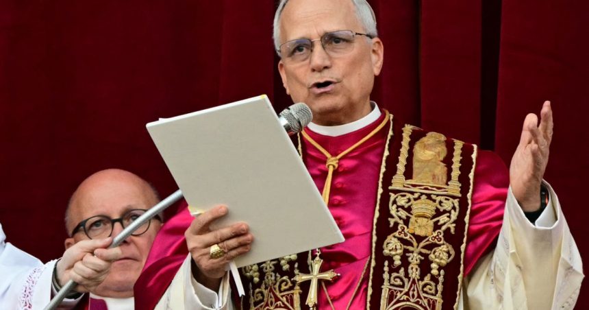 mesajul papei leon al xiv lea la doar doua zile dupa ce a fost numit de conclav ce le a transmis cardinalilor 681f722ccb01c