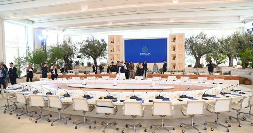 ministrii de finante din g7 se reunesc in canada discutii cruciale despre razboiul din ucraina si tarifele lui donald trump 682c2d2da853a
