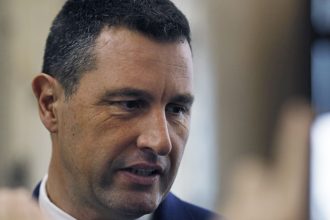 ministrul tanczos barna da asigurari ca nu exista niciun risc de neplata a salariilor si pensiilor nu sunt in pericol 68383bee401ba