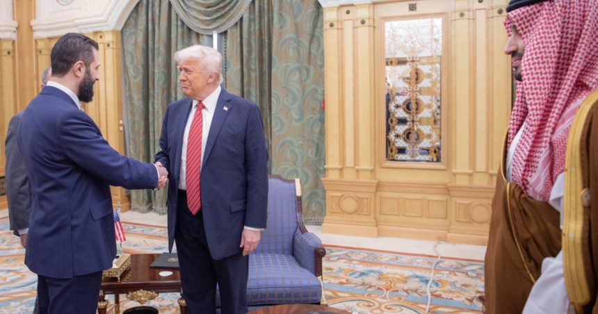moment istoric pentru prima data dupa 25 de ani un presedinte american s a intalnit cu omologul sirian anuntul lui donald trump 68246c0131182