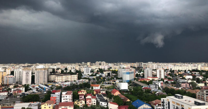 news alert cod portocaliu de furtuna in bucuresti pana la 2015 a fost emis mesaj ro alert furtuna a doborat deja un copac si a inundat strazi 6839e0d2bd097