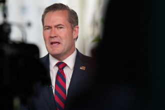 news alert consilierul pentru securitate nationala al lui trump mike waltz si adjunctul sau vor demisiona potrivit unor surse cbs news 6813a3e9a24ff