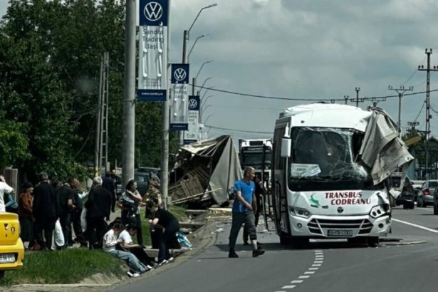 news alert plan rosu de interventie activat in judetul iasi un autocamion si un autocar cu 20 de pasageri implicate intr un accident la letcani 68306002173d3