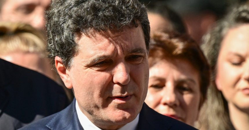 nicusor dan anunta ca miercuri se intalneste cu reprezentantii ambasadei sua 682cb68d8023a