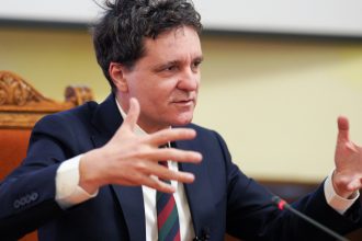 nicusor dan e posibil ca in ciuda unui presedinte anti occidental romania sa ramana in ue dar romania va fi izolata 682444308e207