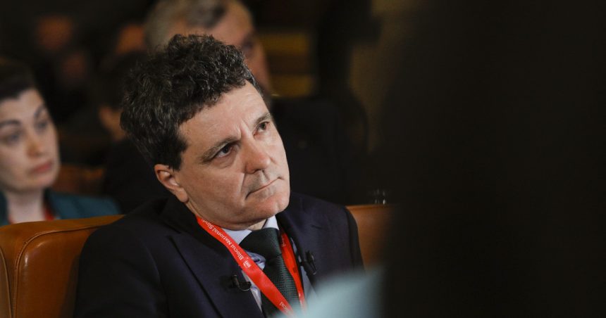 nicusor dan romania nu isi permite sa vorbeasca de alegeri anticipate si despre calin georgescu prim ministru 681b7a633ad98