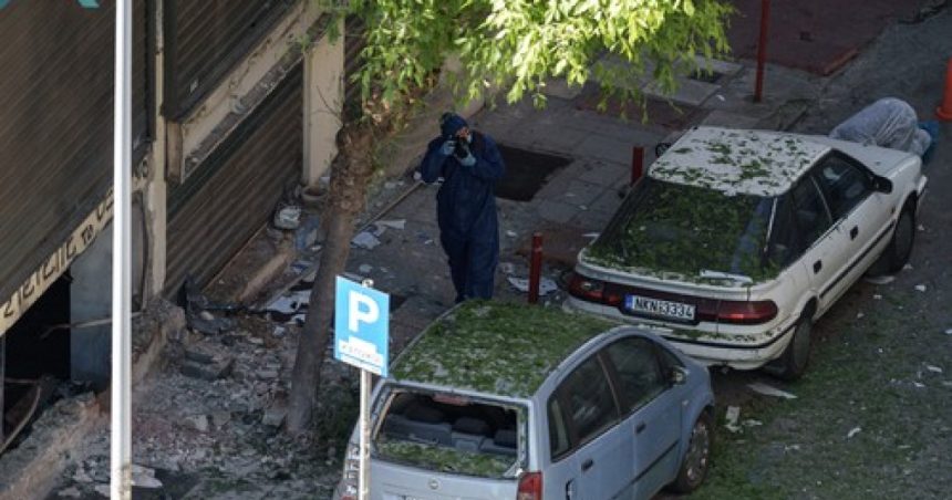 o femeie a murit in grecia dupa ce bomba pe care ar fi vrut s o amplaseze la un bancomat s a detonat 6815d2e5e8b05