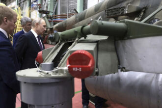 o noua nationalizare vladimir putin companiile care nu indeplinesc contractele de aparare vor primi directori de la minister 683a04eb6e96d