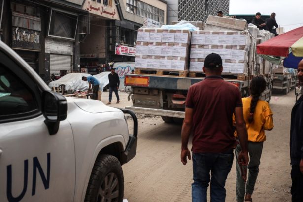 o picatura in ocean dupa aproape trei luni de blocada israelul a permis accesul unor camioane onu cu ajutoare in fasia gaza 682c193f2c982