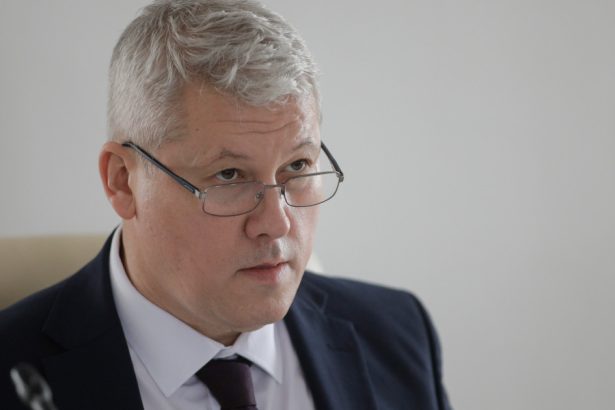 prima sedinta a guvernului interimar predoiu are loc astazi ce hotarari sunt prevazute pe ordinea de zi 681c49cf867b0