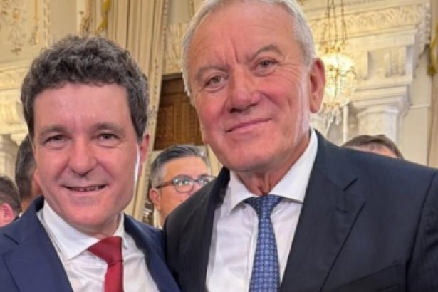 primarul constantin toma prezent la investirea lui nicusor dan romanii au ales un om foarte inteligent psd sa intre la guvernare 68349ad06b842