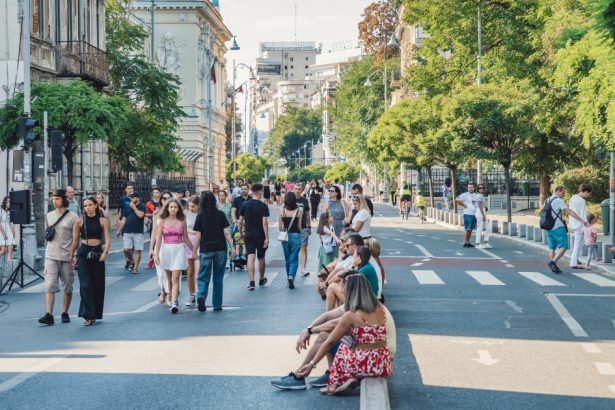 programul strazi deschise reluat pe calea victoriei si in sectorul 1 dans spectacole pentru copii si demonstratii de skateboarding 683145b02d4d7