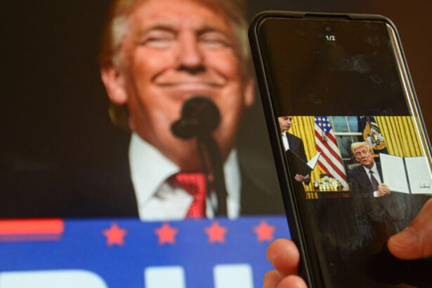 razboiul tarifelor lui trump ar putea duce la scumpirea smartphone urilor industria se confrunta cu o furtuna de incertitudine 6839991c7e10b