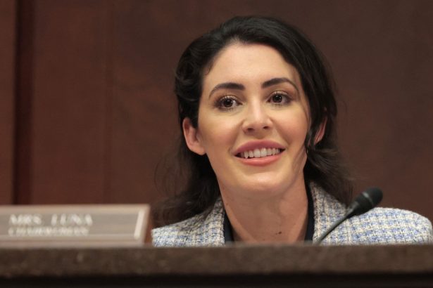 republicana anna paulina luna care a vizitat romania luna trecuta a anuntat pe cine sustine este pro america si pro maga 6826e5febe297