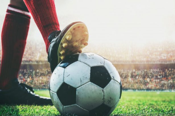 sanctiune dura un fotbalist a fost suspendat 30 de ani pentru agresarea unui arbitru sa o ia razna in alta parte 6814ec0d31152