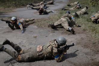 sase militari ucraineni ucisi intr un atac cu racheta asupra unui poligon din regiunea sumi rusia sustine ca a omorat 70 de persoane 682da2fe61dc9