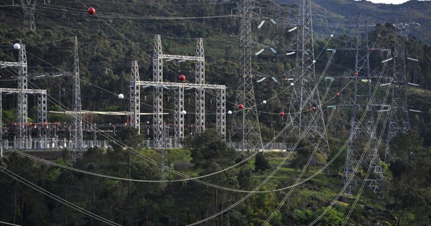 schimburile de energie intre spania si portugalia raman suspendate autoritatile inca nu au nicio idee ce a provocat pana de curent 681526a315339