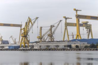 sindicalistii damen mangalia protesteaza vineri la bucuresti o delegatie va fi primita de ministrul economiei 681dd13842e49