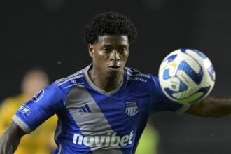 sotia si fiul unui fotbalist au fost rapiti in ecuador ce a facut jackson rodriguez cand atacatorii au intrat in casa 681469f846e62