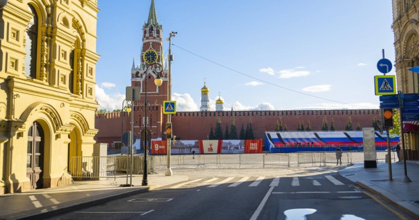 ucraina cere tarilor care participa la parada lui putin de la moscova sa nu trimita trupe la manifestatii care este motivul 681a1f48e5c75