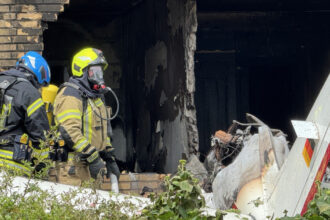 un avion de mici dimensiuni s a prabusit peste o casa intr un oras din vestul germaniei cel putin doua persoane au murit 683b3344af184