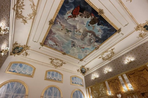 un muzeu din polonia a construit o replica a legendarei camere de chihlimbar 68163683e0e47