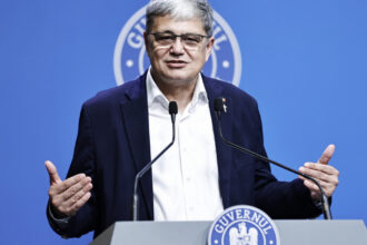 video comisia europeana a suspendat 869 milioane de euro din cererea 3 din pnrr bolos anunta cate jaloane sunt neindeplinite 6839a3e3efbef