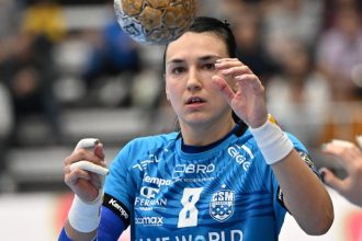 video ilie bolojan a decorat o pe handbalista cristina neagu sunteti un model de urmat pentru actualele si viitoarele generatii de copii 682218b4315bf