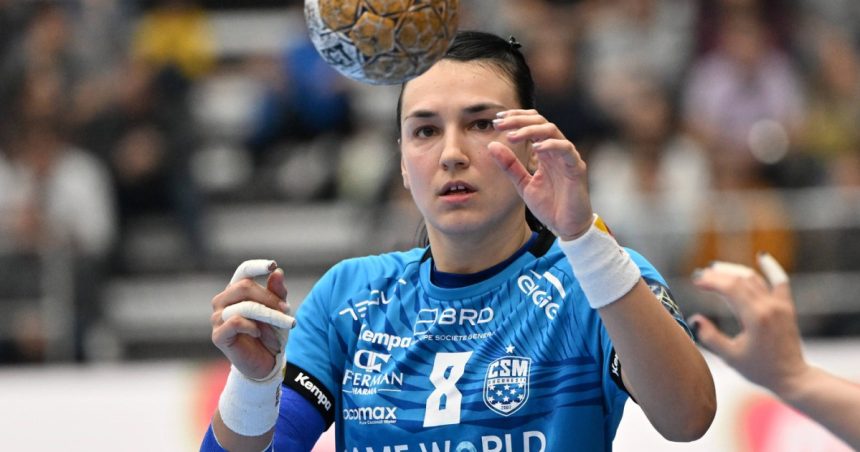 video ilie bolojan a decorat o pe handbalista cristina neagu sunteti un model de urmat pentru actualele si viitoarele generatii de copii 682218b4315bf